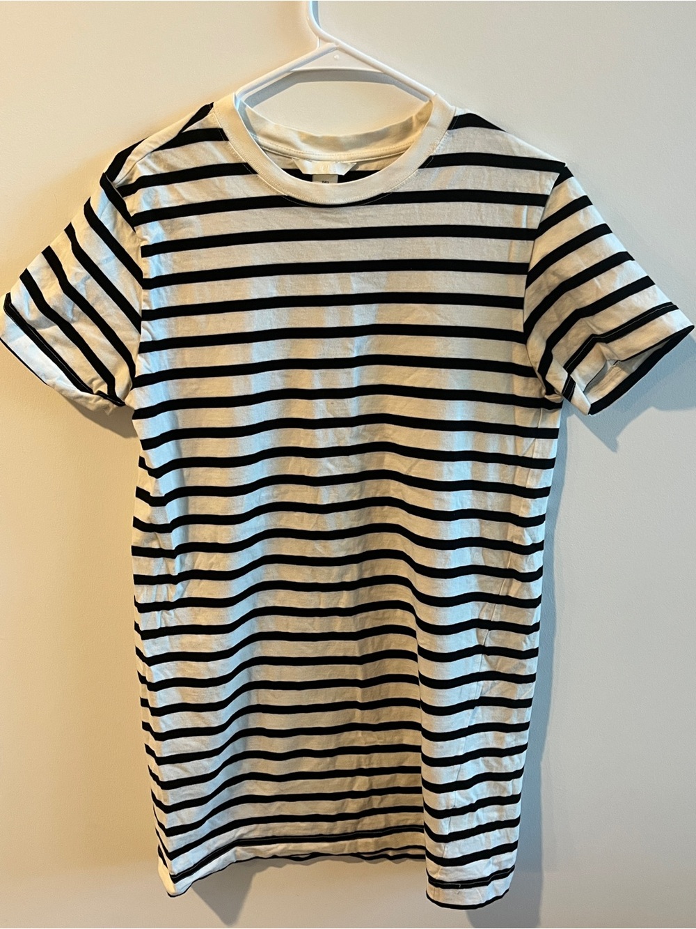 H&M Black and White Striped Short Sleeve dress